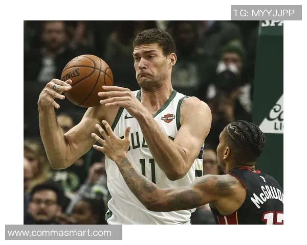 布鲁克洛佩斯：从NBA巨星到篮球战术的核心力量分析